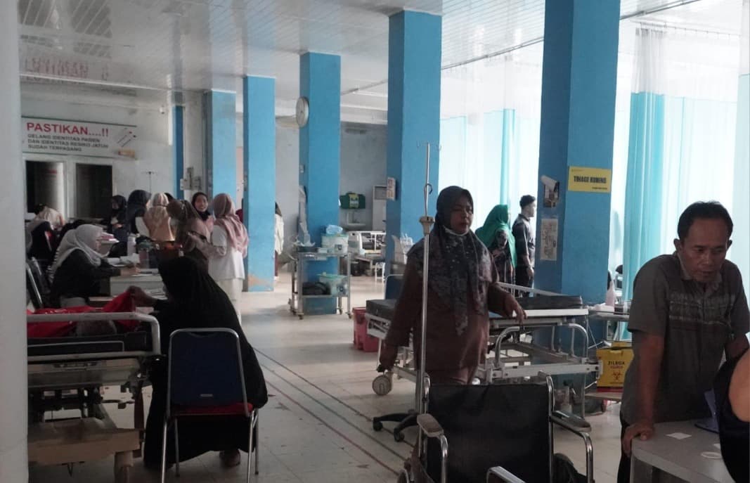 
						 Meski Terkendala Listrik, Kemenkes Sebut Seluruh RSUD di Sumatera Sudah Mulai Beroperasi Bertahap 
					