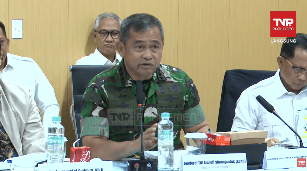 
						 Puluhan Jembatan Darurat Dikerahkan, TNI AD Percepat Akses Wilayah Bencana Aceh 
					