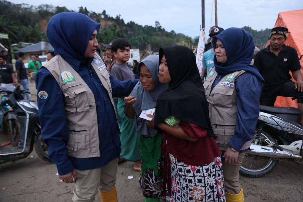 
						 Kak Na Ajak Penasehat Yayasan Nurjiwa Salurkan Bantuan ke Pedalaman Aceh Tamiang 
					