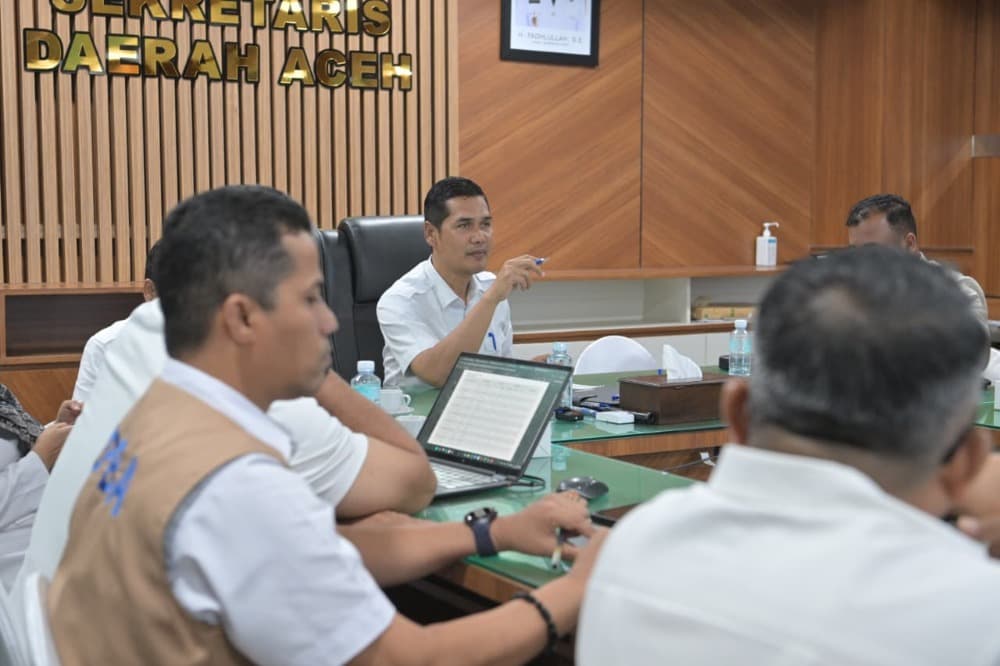 
						 Sekda Aceh Pimpin Rapat Penyusunan Dokumen R3P Pasca Bencana 
					
