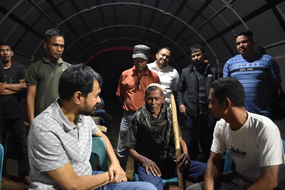 
						 Gubernur Mualem Tinjau Pengungsian Korban Bencana Hidrometeorologi di Sawang Aceh Utara 
					