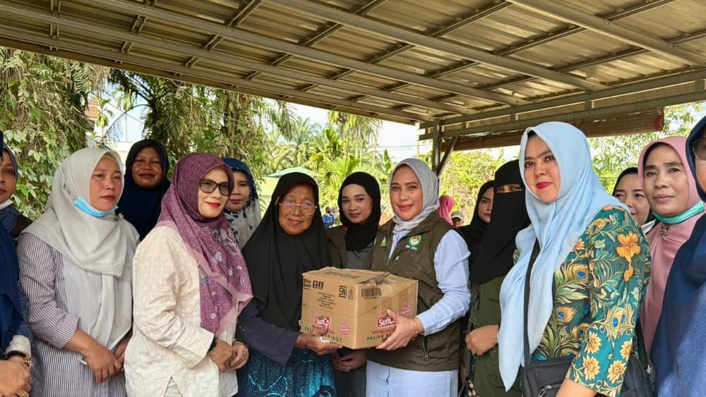 
						 Ketua DWP Aceh Salurkan Bantuan Pemulihan Pascabanjir di Aceh Tamiang 
					