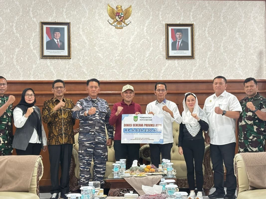 
						 Solidaritas Lintas Daerah untuk Aceh, Sulsel, Bone, dan Batam Salurkan Bantuan Rp10,3 Miliar 
					