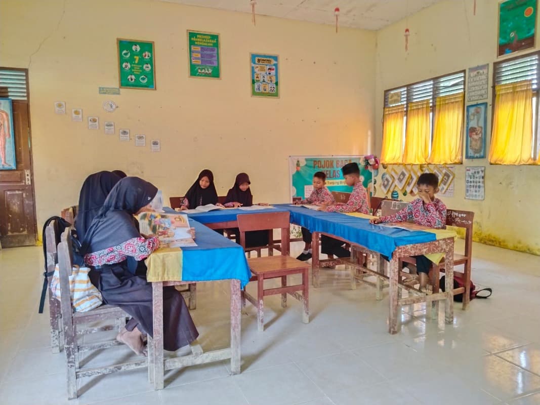 
						 Kemendikdasmen Percepat Pemulihan Sekolah Pascabanjir di Aceh Tamiang 
					