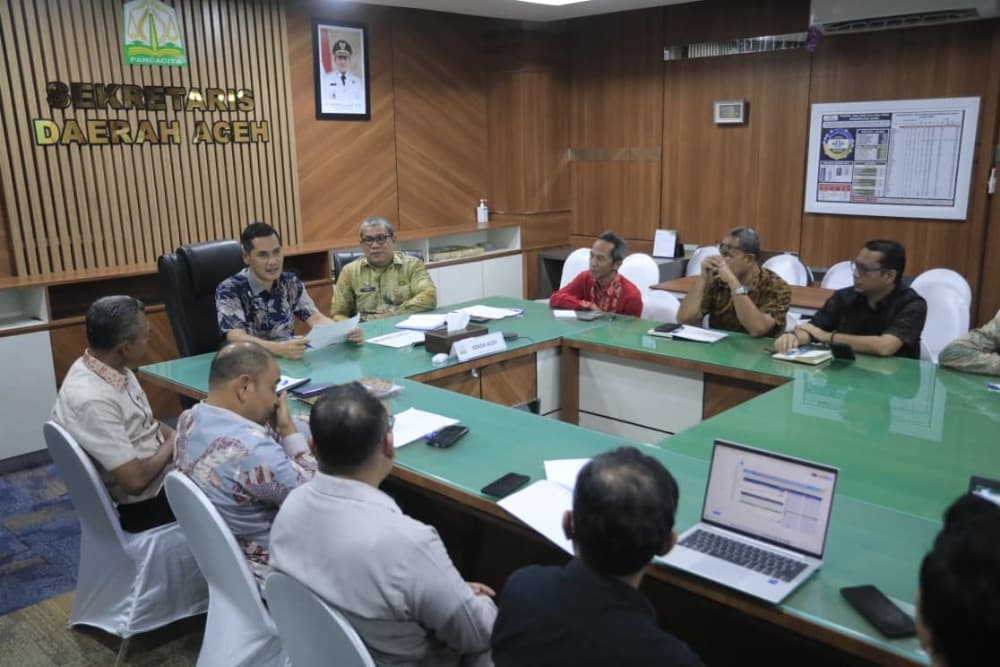 
						 Sekda Aceh Pimpin Rapat Teknis Pengendalian Inflasi Jelang HKBN 
					