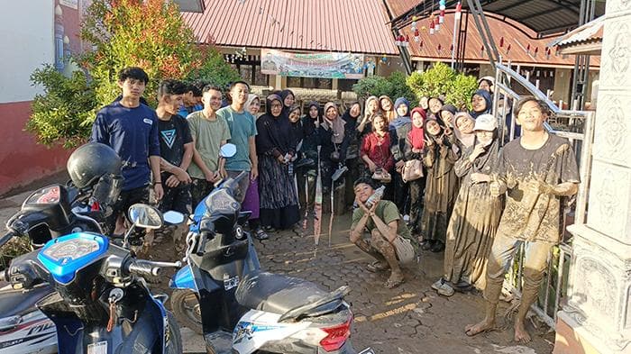Lembaga Dakwah dan Mahasiswa Unimal Jadi Relawan Korban Banjir dan Longsor di Aceh Utara