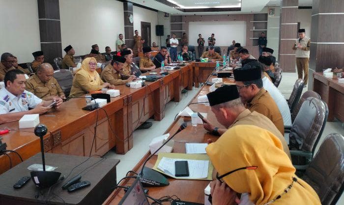 Bupati Aceh Utara Instruksikan Camat Jemput Data Rumah Rusak untuk Percepat Bantuan Banjir