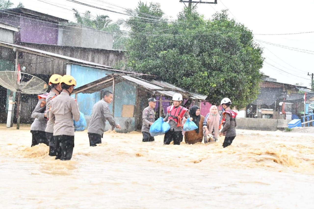 Banjir Luapan Rendam Tujuh Kecamatan di Aceh Timur, Warga Siaga Evakuasi