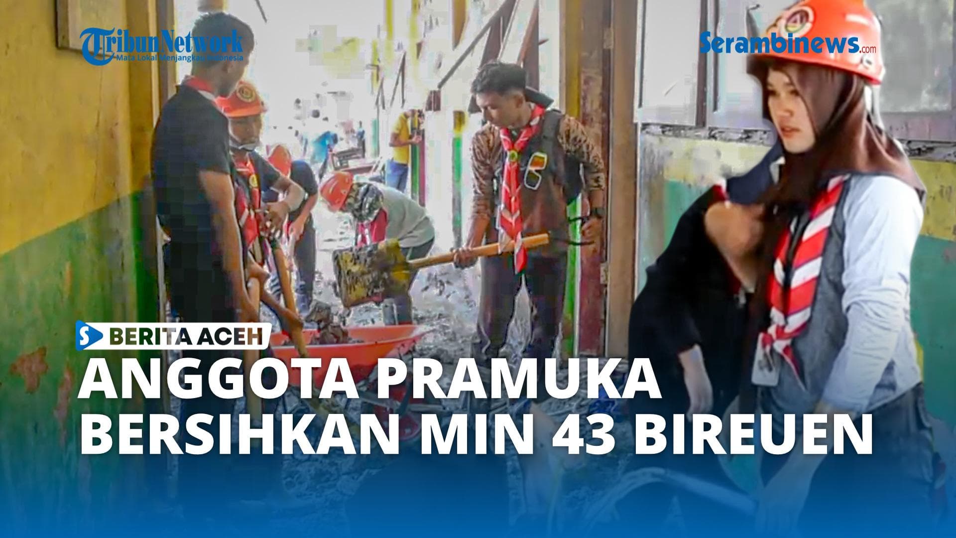 Pramuka Bireuen Bersihkan MIN 43 Cot Ara Pasca Banjir Bandang