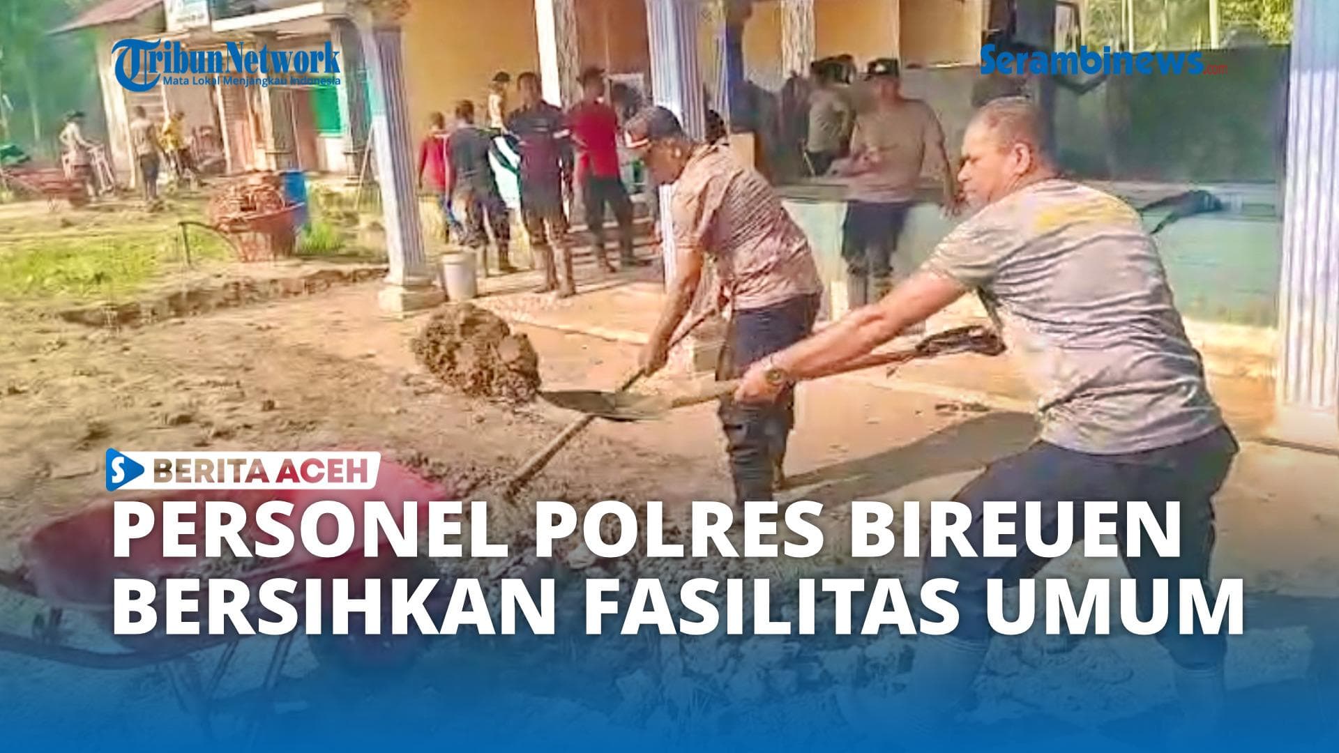 Polres Bireuen Bersihkan Fasilitas Umum di Gampong Kulu Pascabanjir