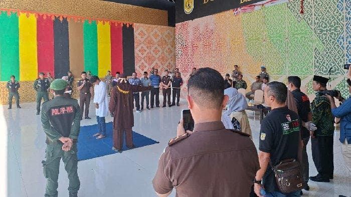 Dua Terpidana Jarimah Ikhtilat Dicambuk di Banda Aceh, Komitmen Syariat Islam Tetap Kuat