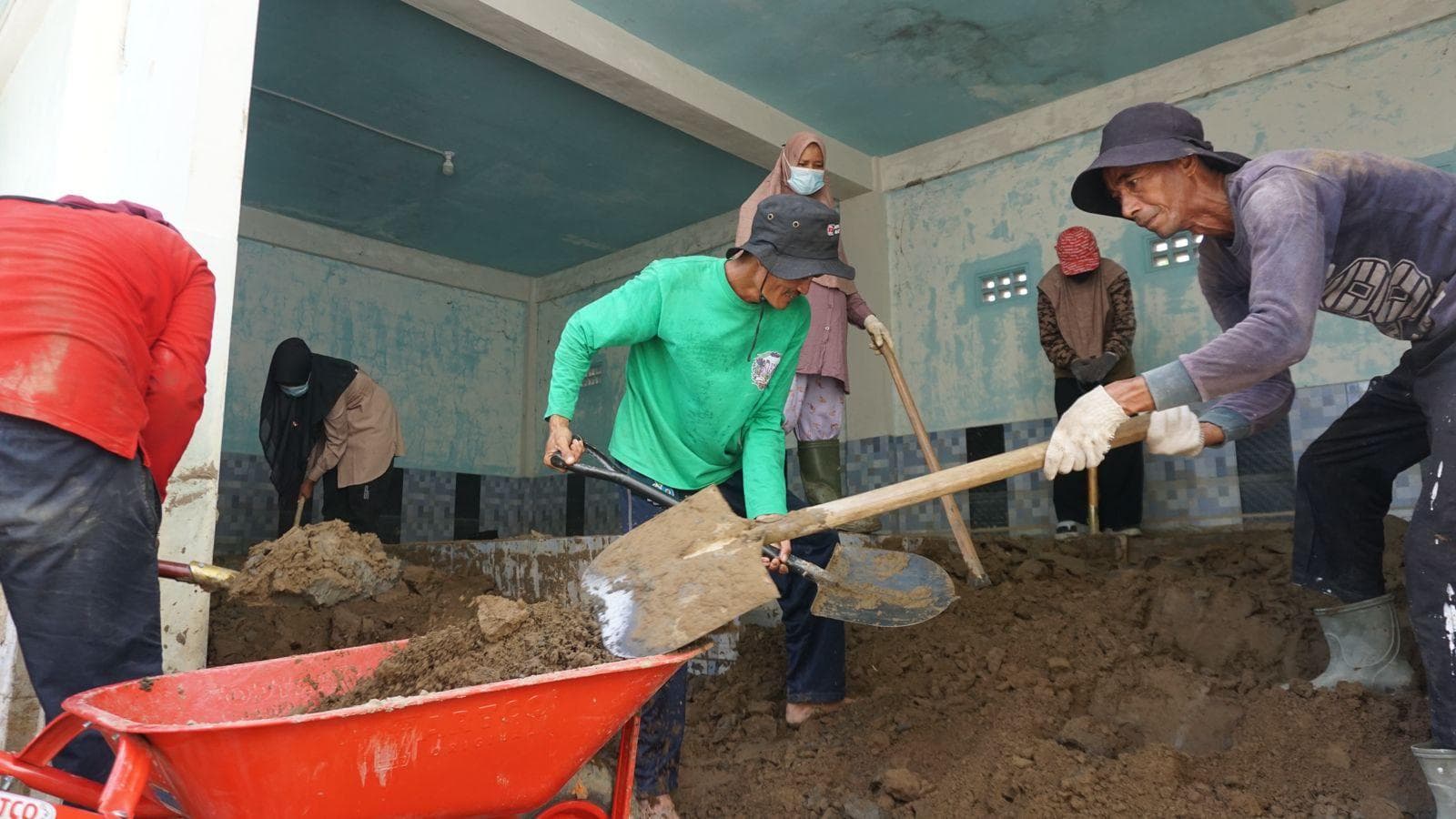 Warga Pidie Jaya Gotong Royong Pulihkan Lingkungan Pascabencana