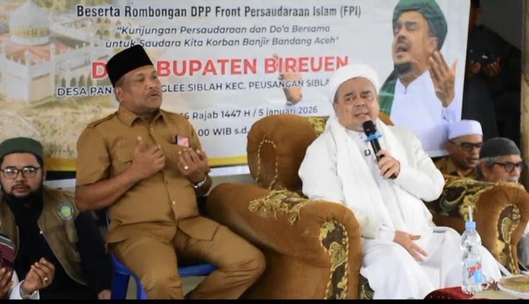 Habib Rizieq Syihab Kunjungi Korban Banjir Bireuen, Ingatkan Kesabaran dan Gotong Royong