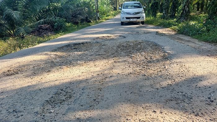 Warga Singkohor Pilih Belanja ke Subulussalam, Jalan ke Gunung Meriah Kupak-Kapik