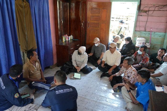 Kepala BPS RI Tinjau Pendataan Pascabencana di Aceh Tamiang, Libatkan Mahasiswa
