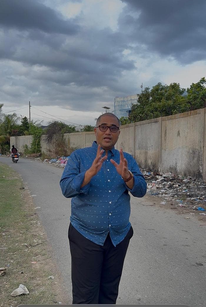 YARA dan DLH Aceh Besar Bersihkan Jalan Lintas Lamcot dari Sampah