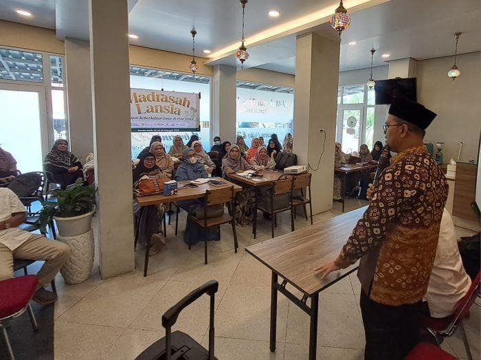 Madrasah Lansia di Banda Aceh Bekali 30 Peserta Hadapi Ramadhan