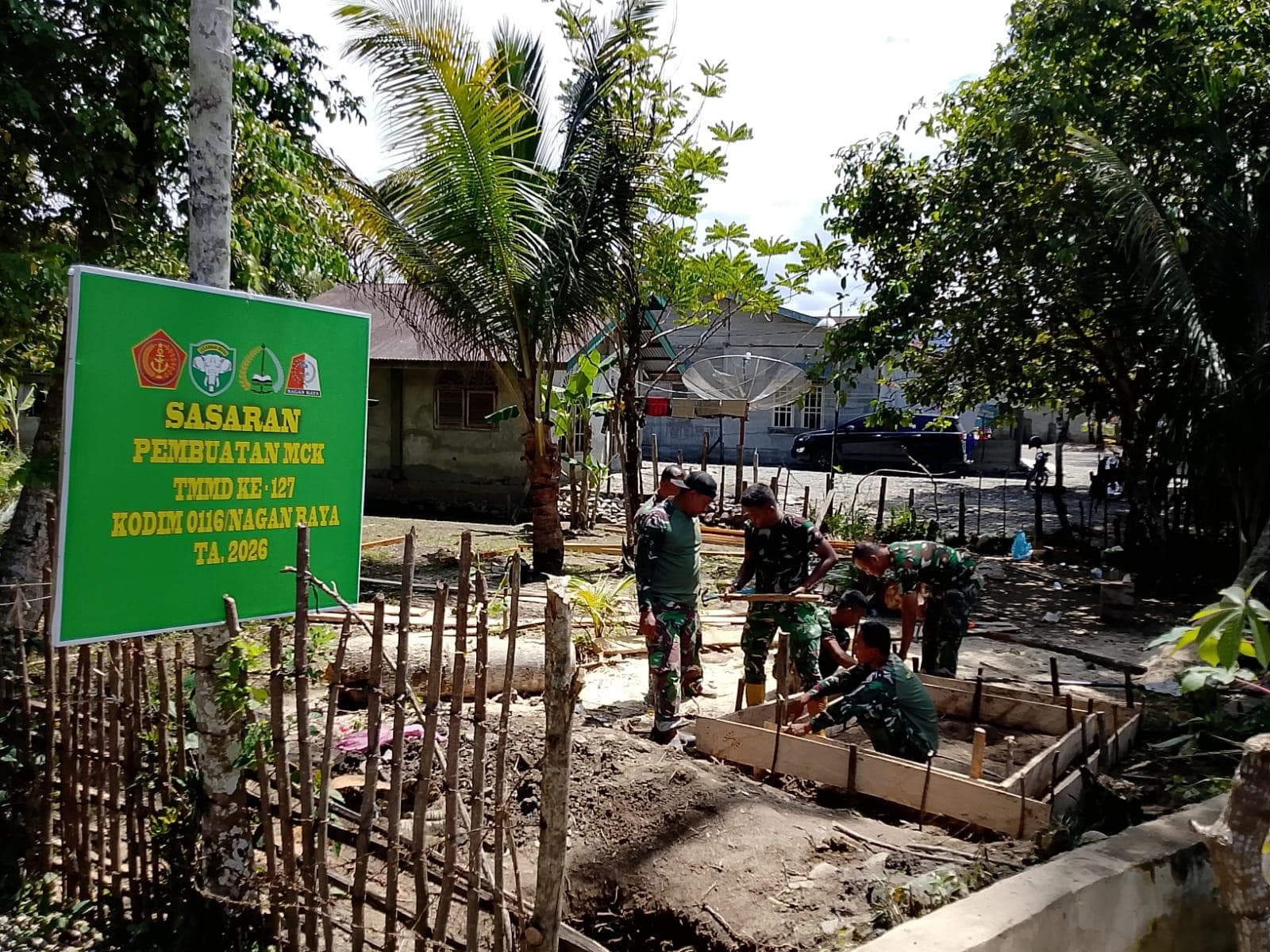 TMMD Nagan Raya Bangun MCK untuk Warga Desa Ujong Blang dan Pante Ara