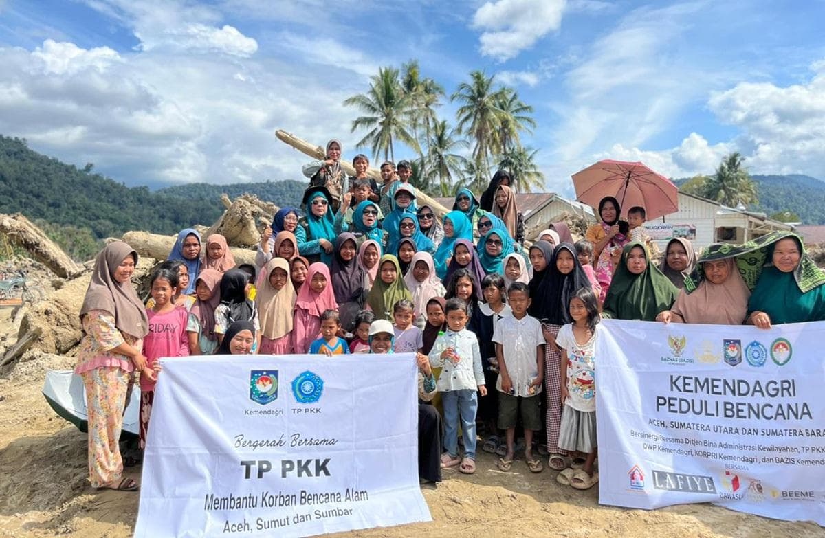 TP PKK Pusat dan Aceh Timur Salurkan Bantuan Pangan bagi Korban Banjir Bandang di Lokop