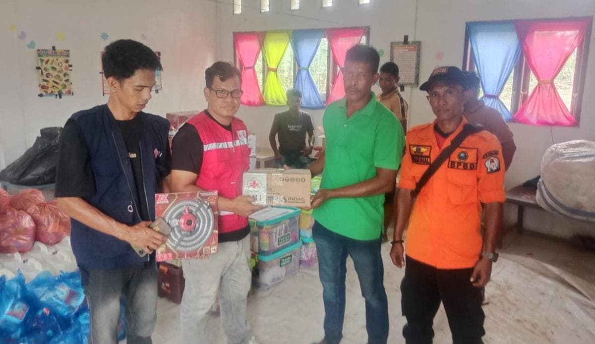 PMI Aceh Barat Salurkan Bantuan untuk Warga Banjir Pante Ceureumen