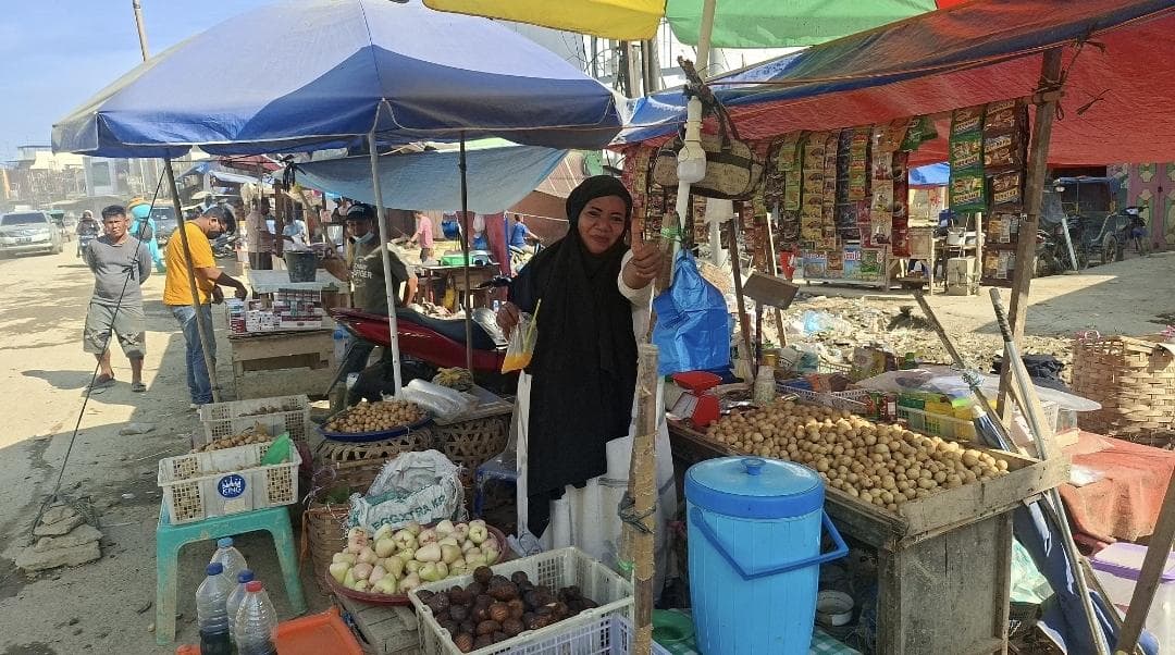 Pedagang Pasar Kualasimpang Minta Prabowo Tambah TNI untuk Pemulihan Pasca Banjir