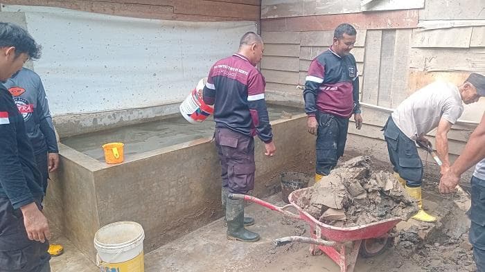 Dayah Darul Munawwarah Bireuen Masih Berlumpur, Warga Harap Bantuan