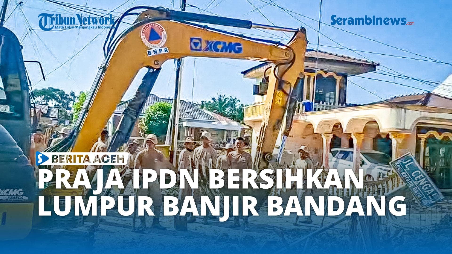 Praja IPDN Bersihkan Parit Lumpur di Aceh Tamiang, Warga Dapat Akses Kembali