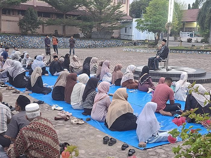 SMKN 1 Bireuen Gelar Buka Puasa Bersama, Santuni Anak Yatim di Cot Gapu