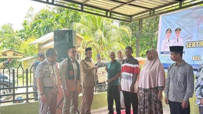 212 Sertifikat Tanah Diserahkan ke Warga Desa Panggong Aceh Jaya