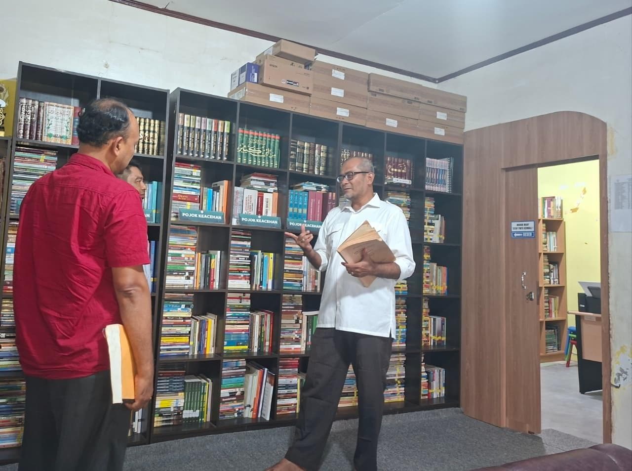 RUMAN Aceh Terima 124 Buku Hibah dari Prof. Sulaiman untuk Tingkatkan Literasi