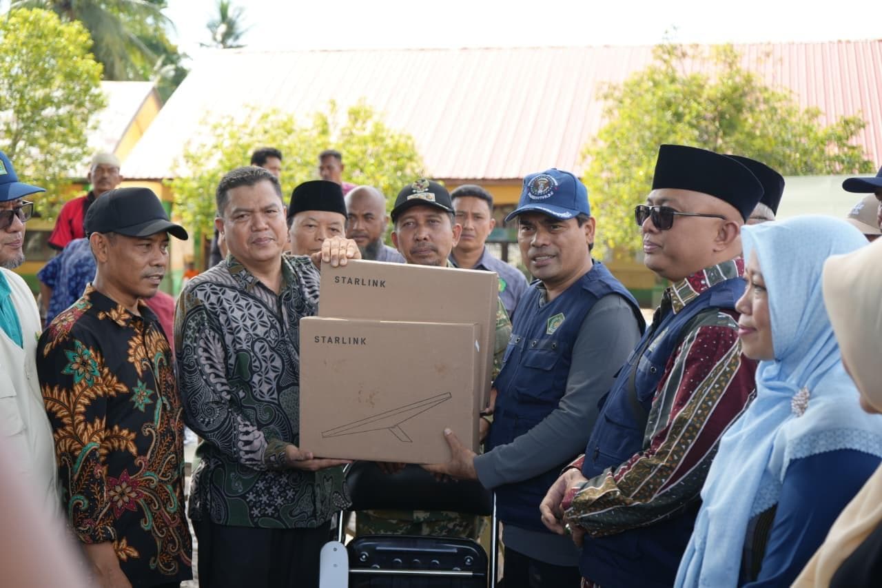 UIN Ar-Raniry Salurkan Bantuan Banjir ke Pidie Jaya dan Bireuen