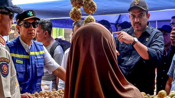 Menteri UMKM Tinjau Pasar Kualasimpang, Dorong Pemulihan UMKM Pascabanjir