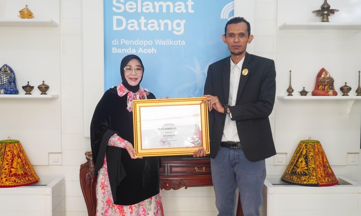 Pemko Banda Aceh Terima Penghargaan KIA Atas Keterbukaan Informasi