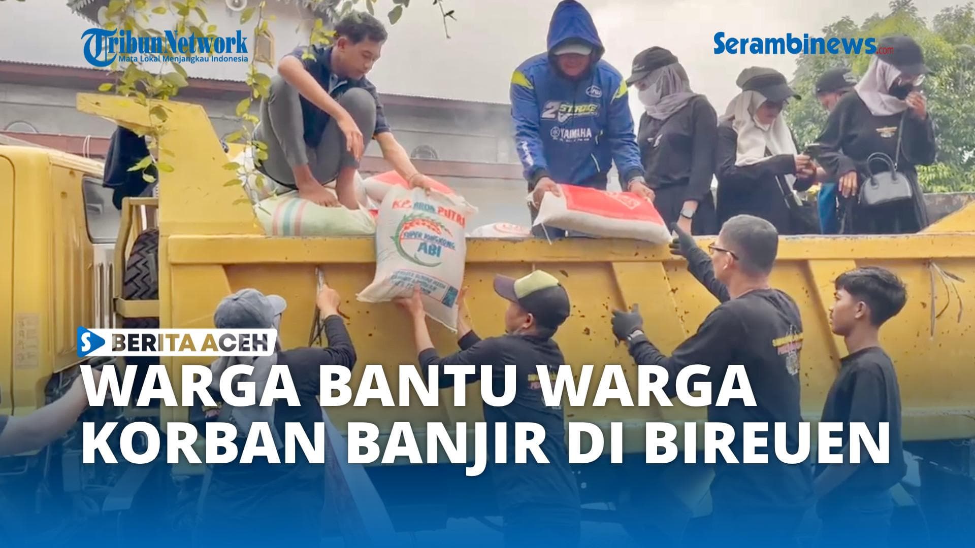 VIDEO -Warga Simpang Mamplam Bantu Beras Hingga Jengkol ke Korban Banjir Bandang di Bireuen