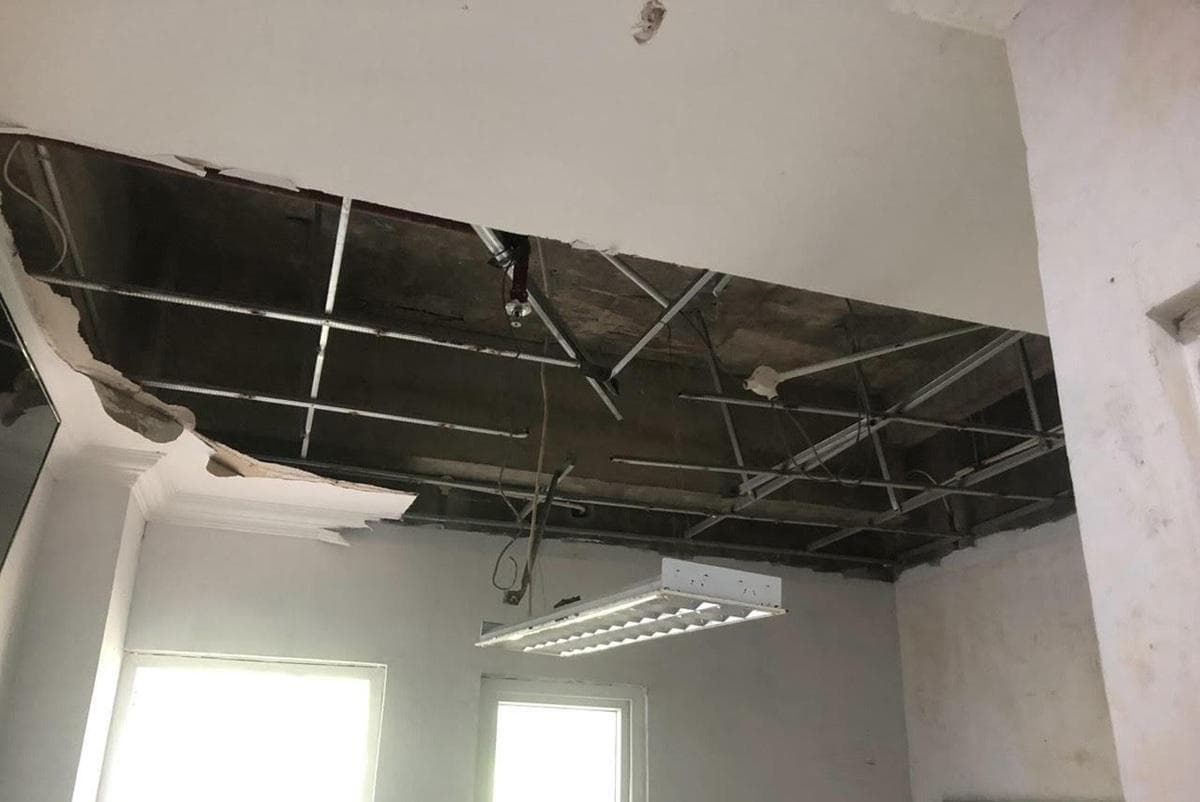 Plafon RSUDYA Tapaktuan Ambruk, Ibu dan Bayi Nyaris Tertimpa