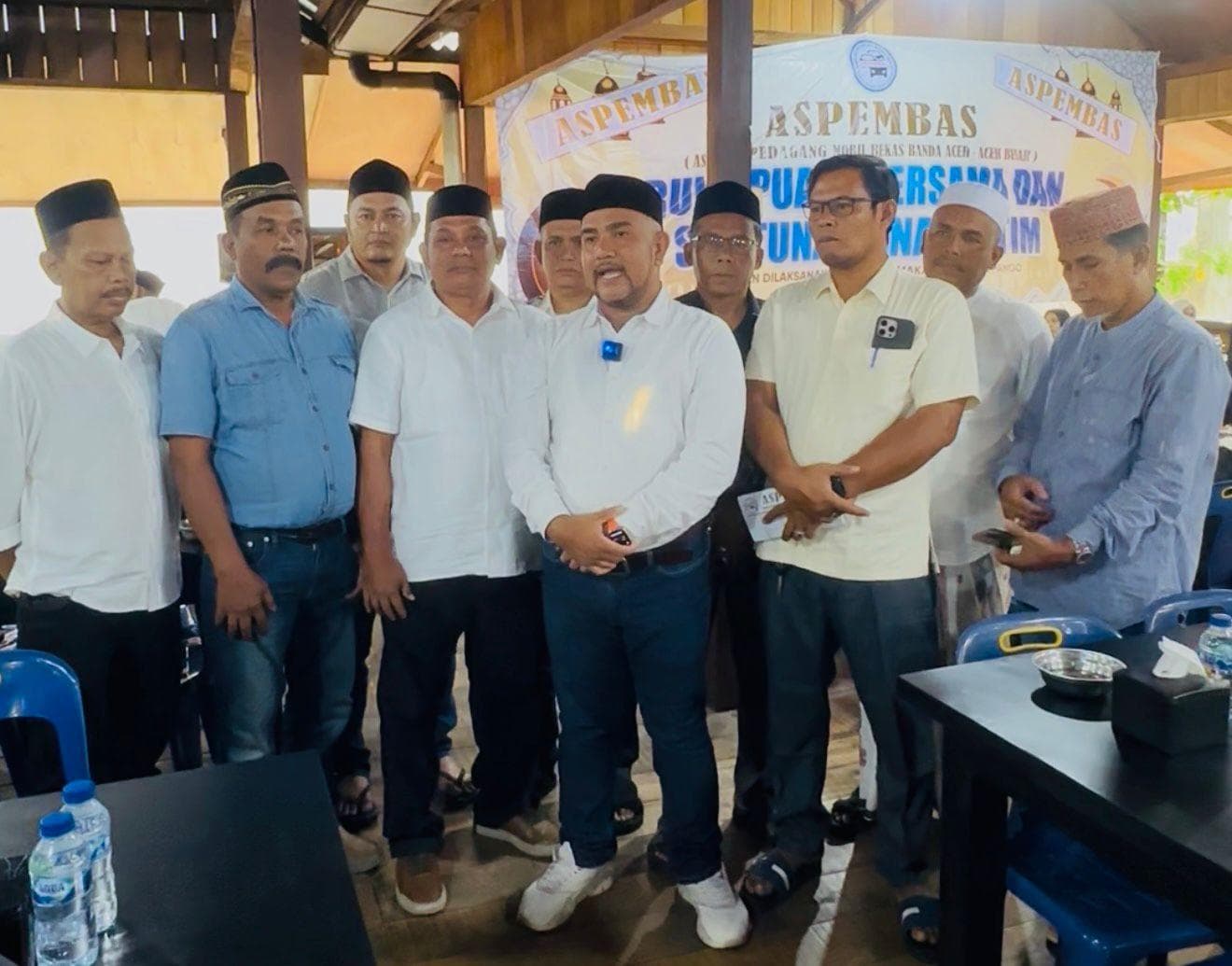 Pedagang Mobil Bekas Aceh Santuni 30 Anak Yatim di Bulan Ramadhan