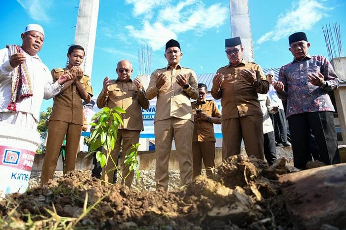 Dayah Banda Aceh Tanam Pohon, Wali Kota Afdhal Sebut Ibadah dan Sedekah