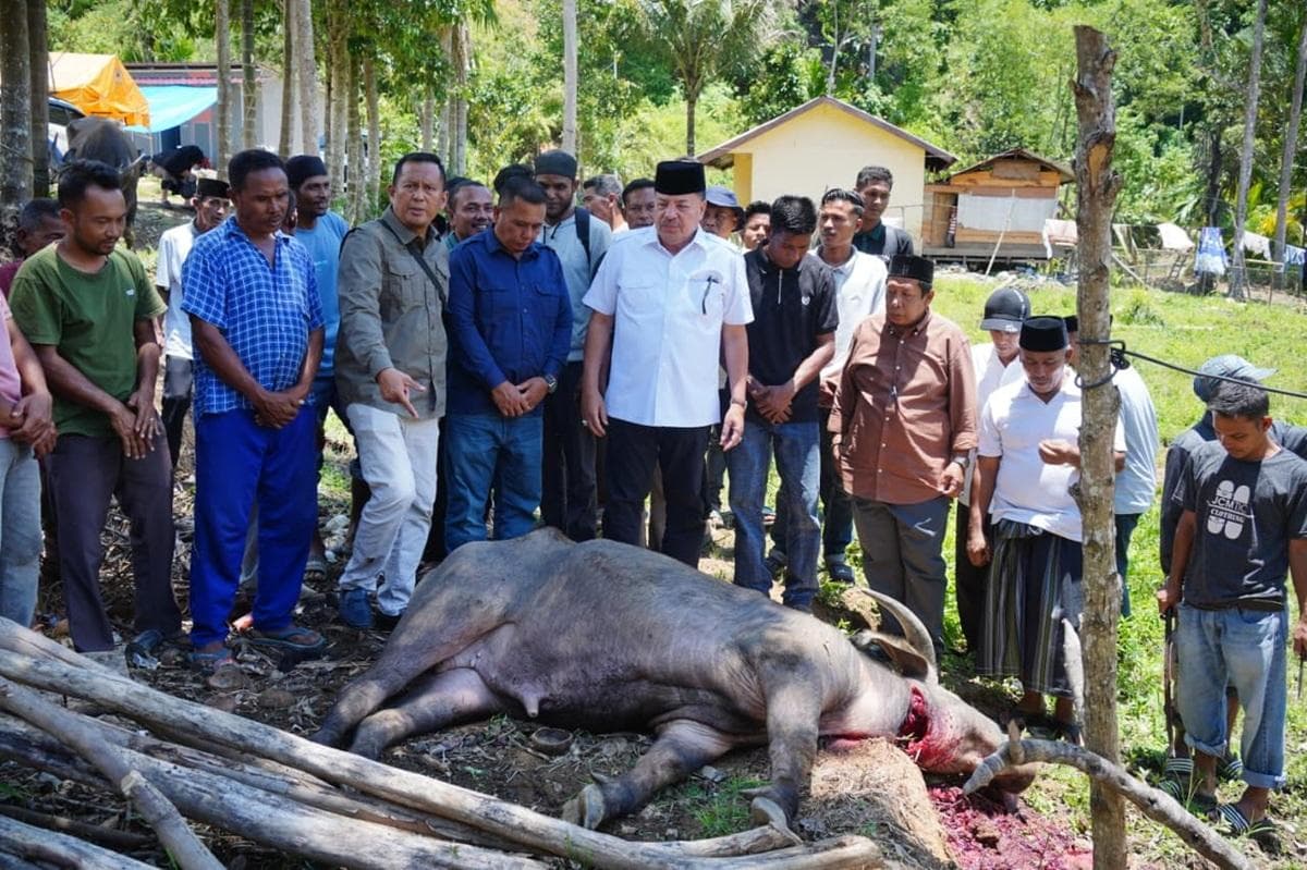 Bupati Nagan Raya Salurkan Daging Meugang Prabowo untuk Korban Banjir Bandang