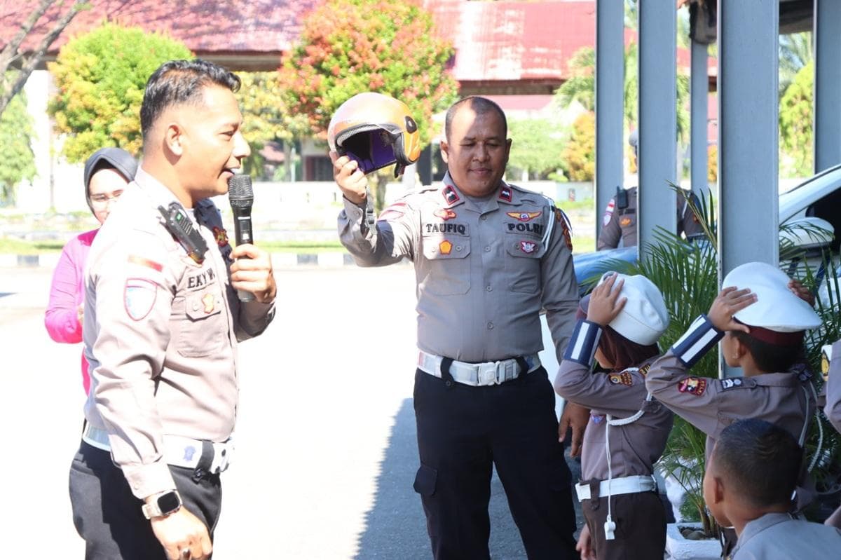 Polres Aceh Singkil Edukasi Anak Usia Dini Tentang Tertib Lalu Lintas