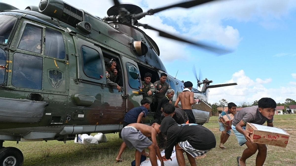 Heli Caracal TNI AU Kirim Bansos ke Bener Meriah danamp; Aceh Tengah, Saat Balik, Angkut 1 Ton Cabai Warga