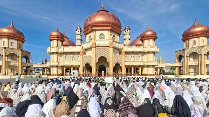 Pemkab Aceh Barat Gelar Shalat Istisqa, Mohon Hujan Padamkan Karhutla