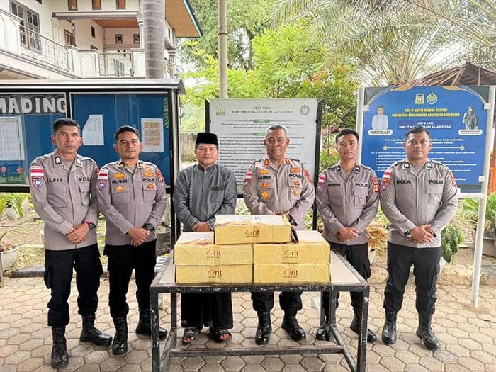 Polda Aceh Bagikan 2,7 Ton Kurma untuk Warga Banda Aceh dan Aceh Besar