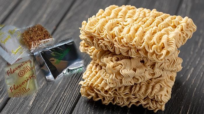 Bayi di Aceh Harus Makan Mi Instan Untuk Bertahan Hidup