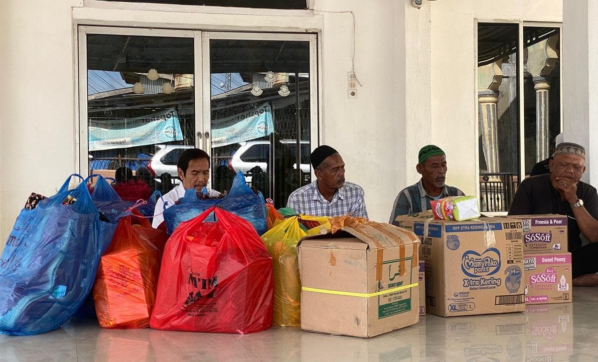 Unsam Langsa Distribusikan Paket Sanitasi untuk Warga Banjir Aceh Tamiang