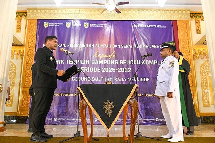 Mantan Wartawan Serambi Asnawi Kumar Resmi Jadi Keuchik Geuceu Komplek