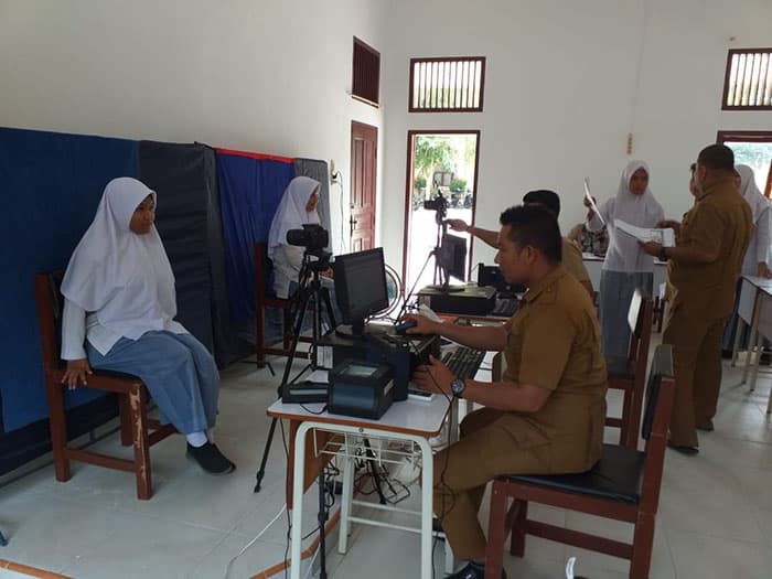 Disdukcapil Aceh Selatan Layani Pelajar Rekam e-KTP Selama Libur Ramadan