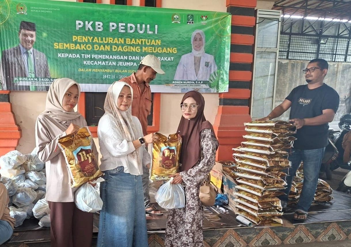 300 Paket Sembako dan Daging Meugang Dibagikan di Bireuen Jelang Ramadhan