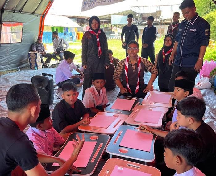 Pramuka Mosa Salurkan Bantuan dan Psikososial untuk Korban Banjir di Pidie Jaya
