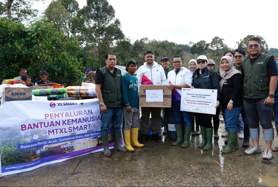 Karyawan XLSMART Salurkan Donasi untuk Korban Bencana Hidrometeorologi di Aceh, Sumut, dan Sumbar