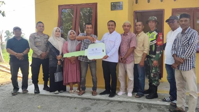 Dua Warga Bireuen Terima Rumah Layak Huni dari Dana Desa 2025
